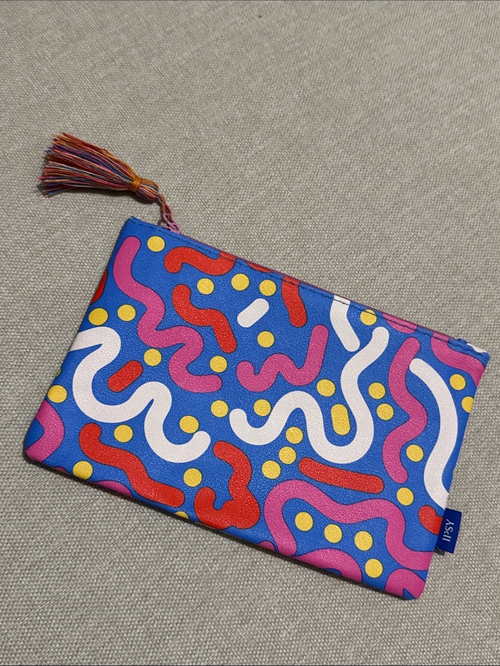 Ipsy MakeUp Bag-Gently Used-1990’s Retro Vibes Print-String Tassel-Pink/Blue
